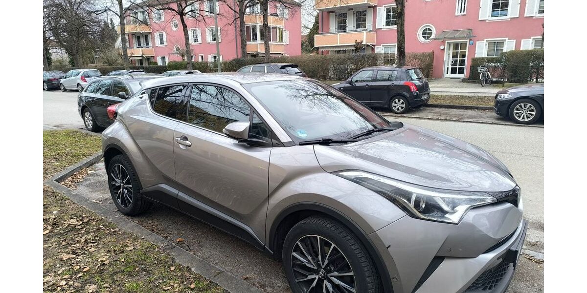 Toyota C-HR 127.500 km 13.400 &euro; München 80939