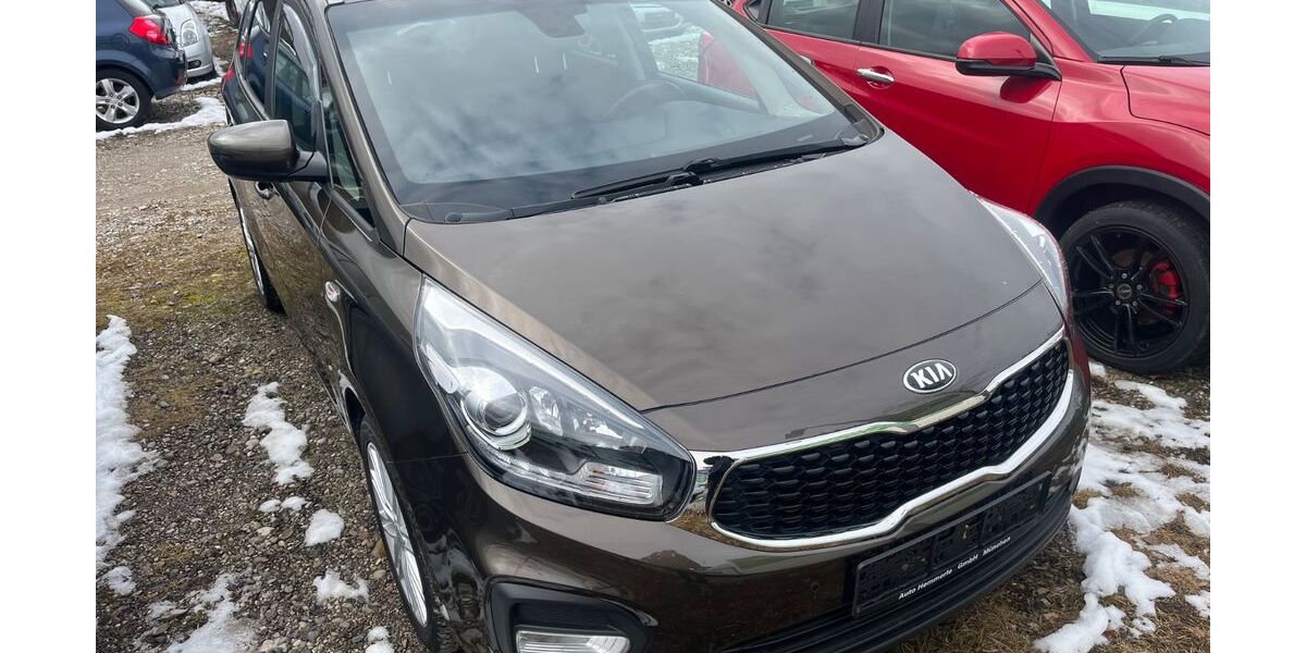 Kia Carens 61.000 km 12.200 &euro; München 81737