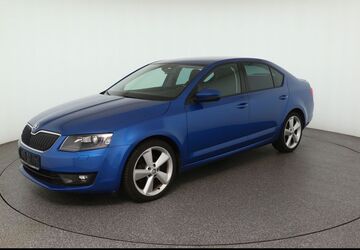 Skoda Octavia 89.000 km 12.950 &euro; München 81825