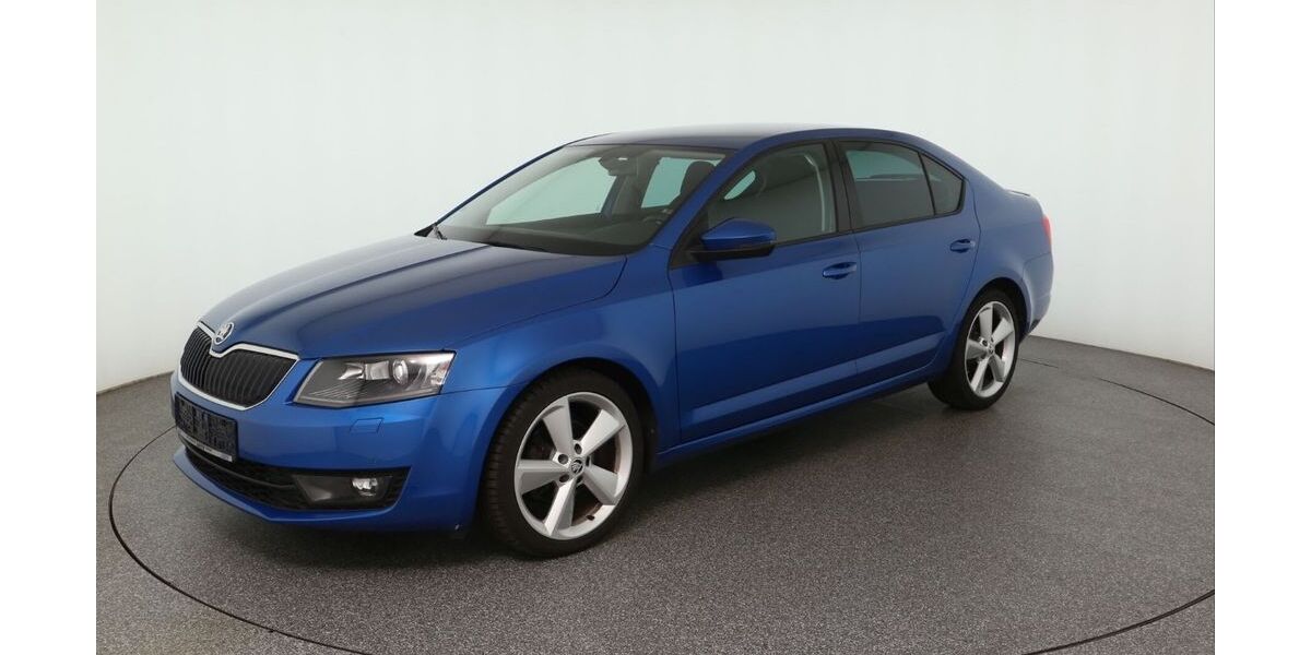 Skoda Octavia 89.000 km 12.950 &euro; München 81825