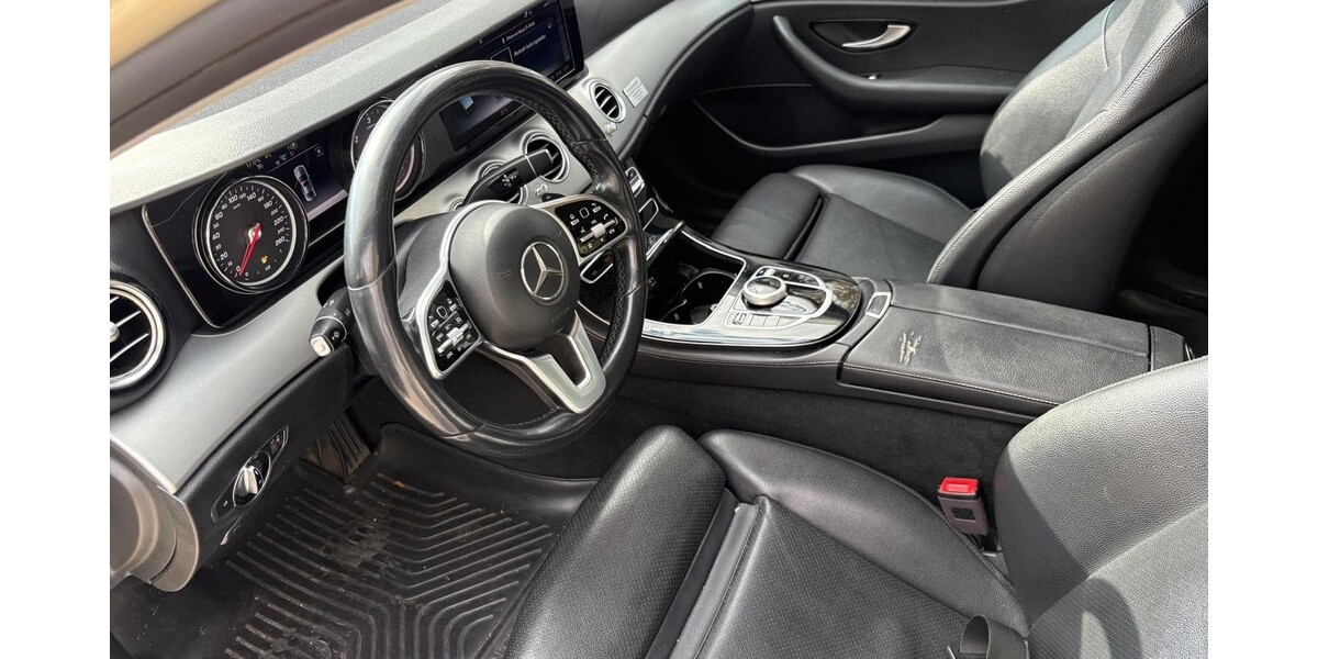 Mercedes-Benz 220 351.000 km 9.990 &euro; München 80313