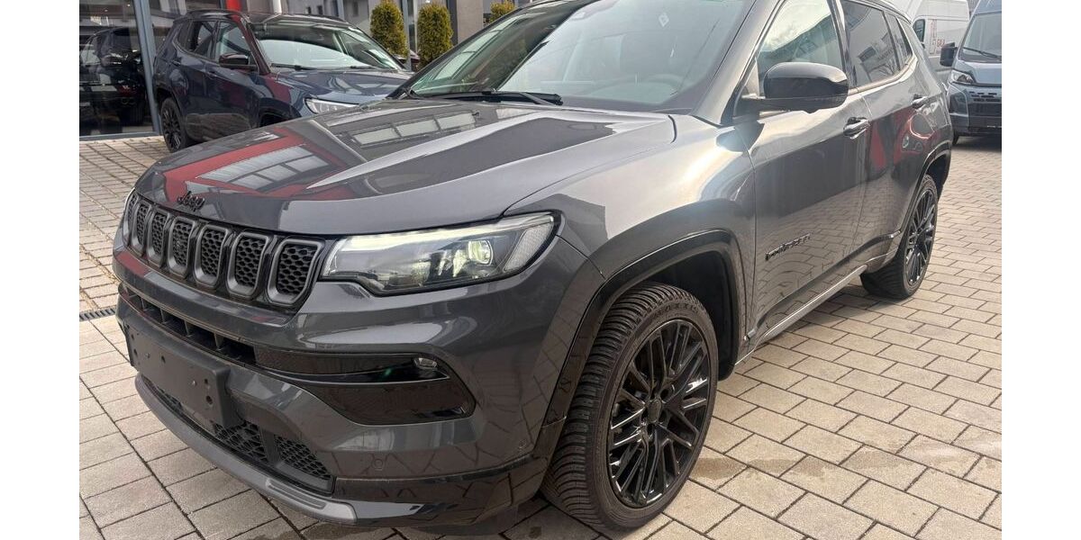 Jeep Compass 37.500 km 23.490 &euro; Ismaning 85737