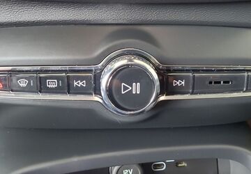 Volvo XC40 28.000 km 34.990 &euro; München 81825