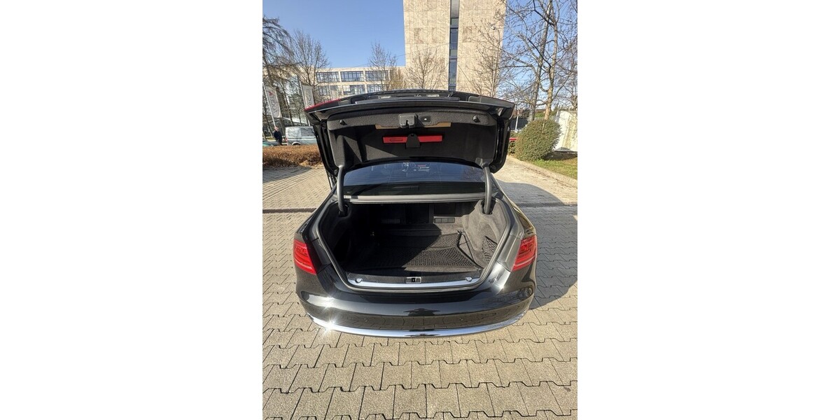 Audi A8 245.000 km 9.700 &euro; München 80313