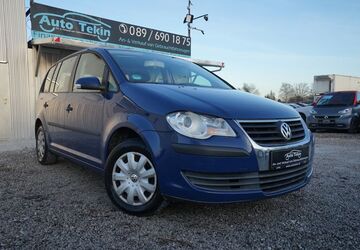 VW Touran 281.332 km 3.490 &euro; München 81829