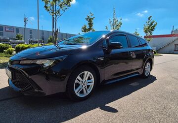 Toyota Corolla 121.000 km 17.999 &euro; München 81243