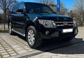 Mitsubishi Pajero 157.000 km 18.900 &euro; Putzbrunn 85640
