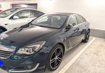 Opel Insignia 153.000 km 8.700 &euro; München 81829