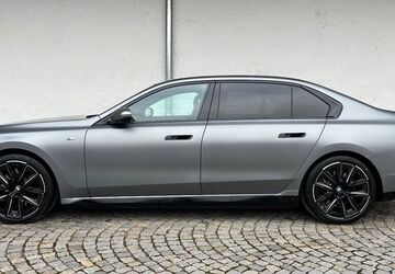 BMW i7 8.961 km 99.490 &euro; München 81245