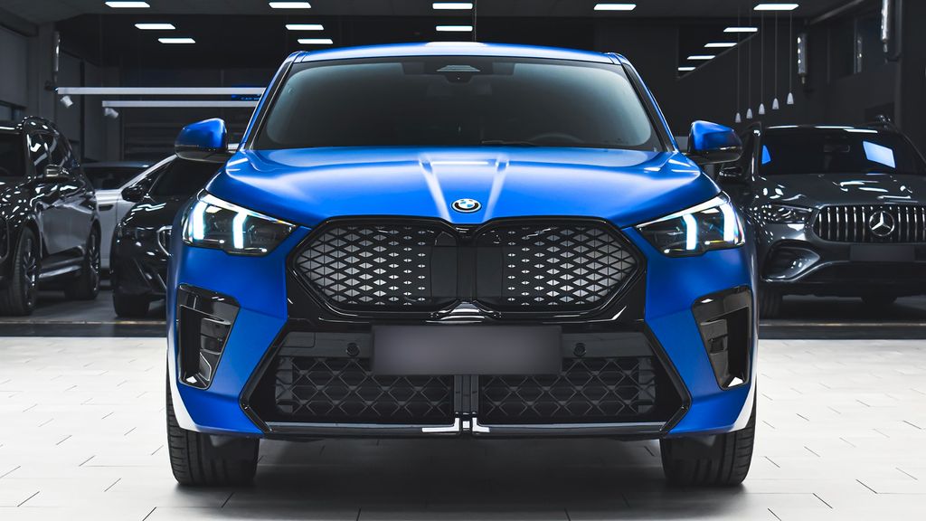 BMW iX2 15.881 km 51.990 &euro; Feldkirchen bei München 85622