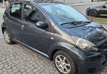 Toyota Aygo (X) 192.000 km 1.290 &euro; München 81829