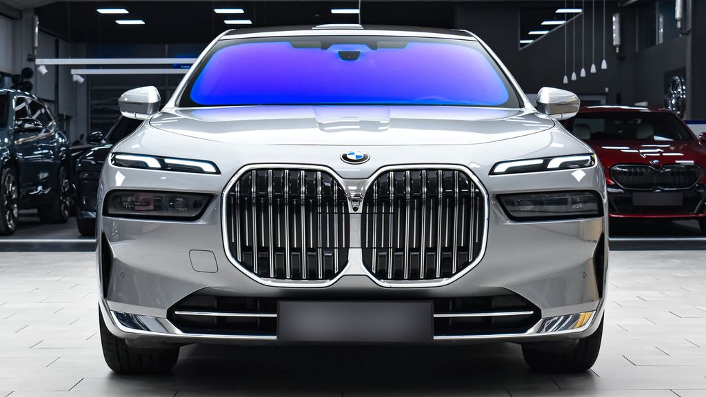 BMW 740 17.355 km 91.990 &euro; Feldkirchen bei München 85622