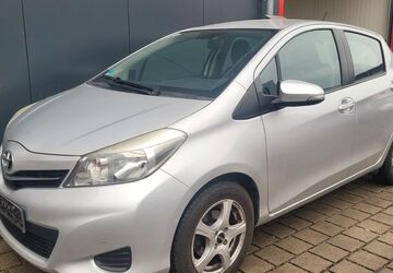 Toyota Yaris 80.000 km 7.800 &euro; Puchheim (nähe München) 82178