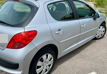 Peugeot 207 118.000 km 3.500 &euro; München 81737