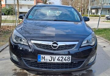 Opel Astra 182.000 km 3.950 &euro; Muenchen 80636