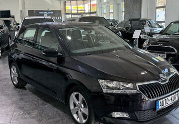 Skoda Fabia 9.897 km 11.900 &euro; München 81829
