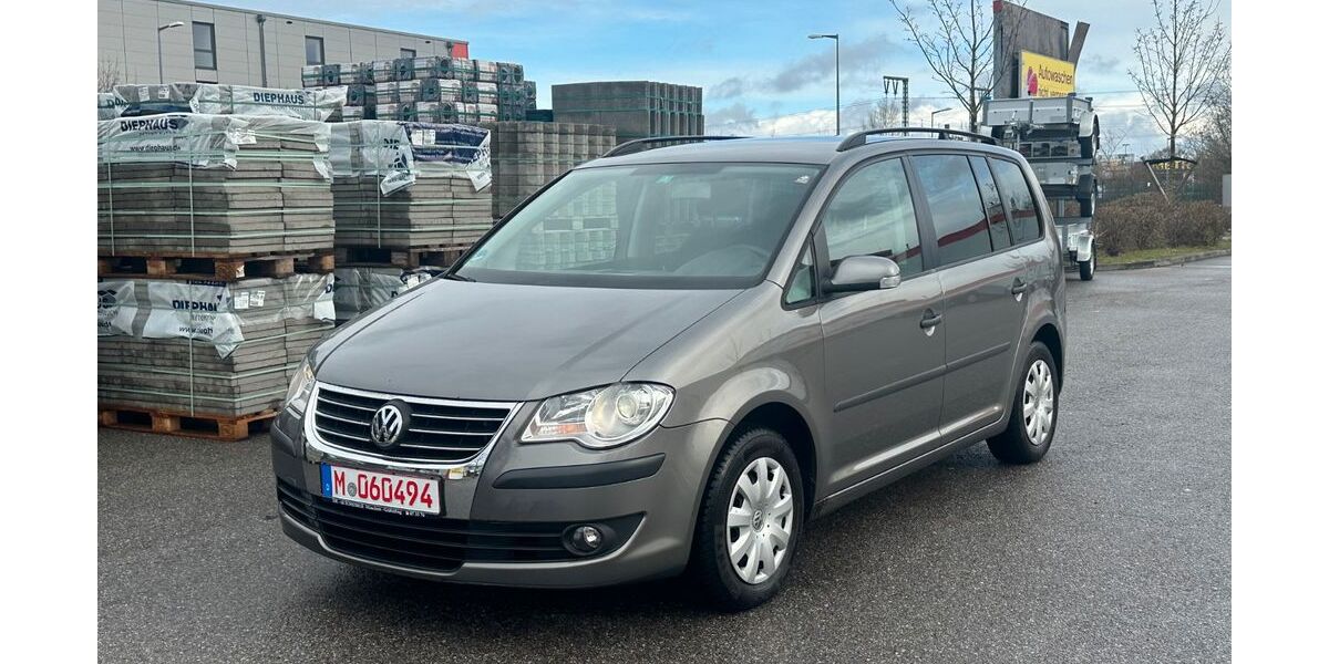 VW Touran 146.817 km 2.399 &euro; MÜNCHEN 81243