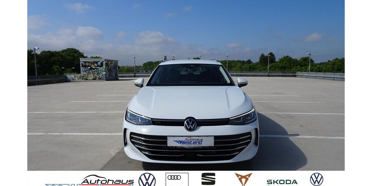 VW Passat Variant 2.500 km 45.900 &euro; München 80686