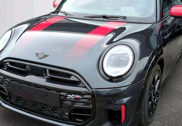 Mini John Cooper Works Cabrio 2.704 km 44.105 &euro; München 80788