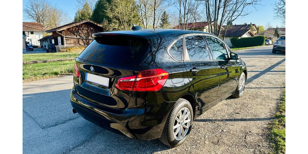 BMW 218 Active Tourer 108.000 km 11.000 &euro; München 81677