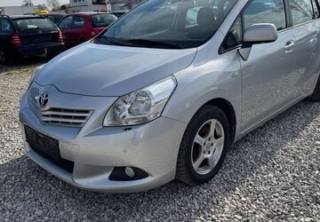 Toyota Verso 330.000 km 2.990 &euro; München 81829