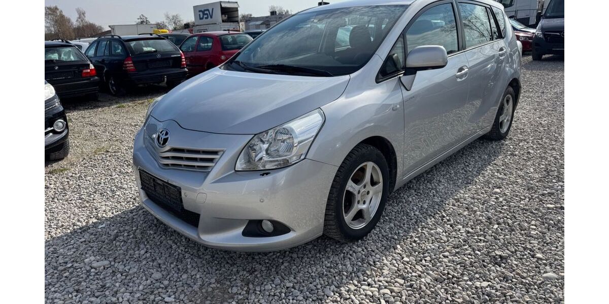 Toyota Verso 330.000 km 2.990 &euro; München 81829