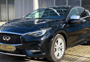 INFINITI Q30 103.000 km 10.880 &euro; München 81547