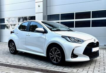 Toyota Yaris 48.000 km 17.490 &euro; München 81673