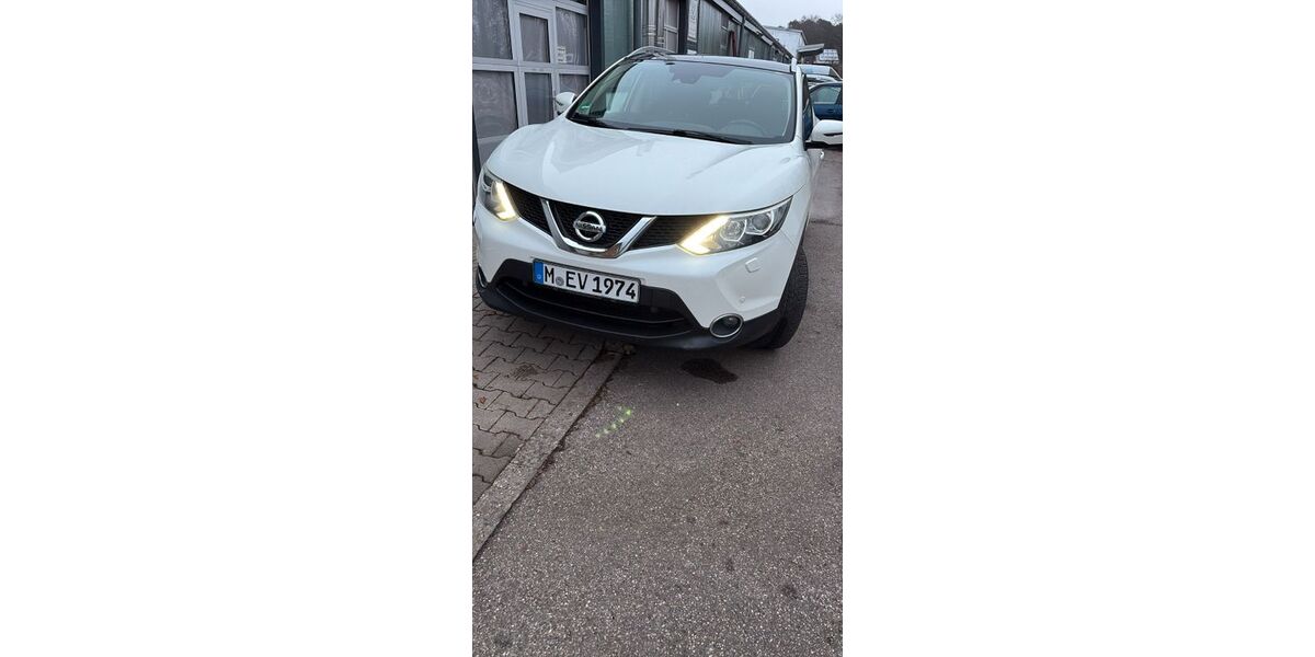 Nissan Qashqai 106.700 km 10.500 &euro; München 81547