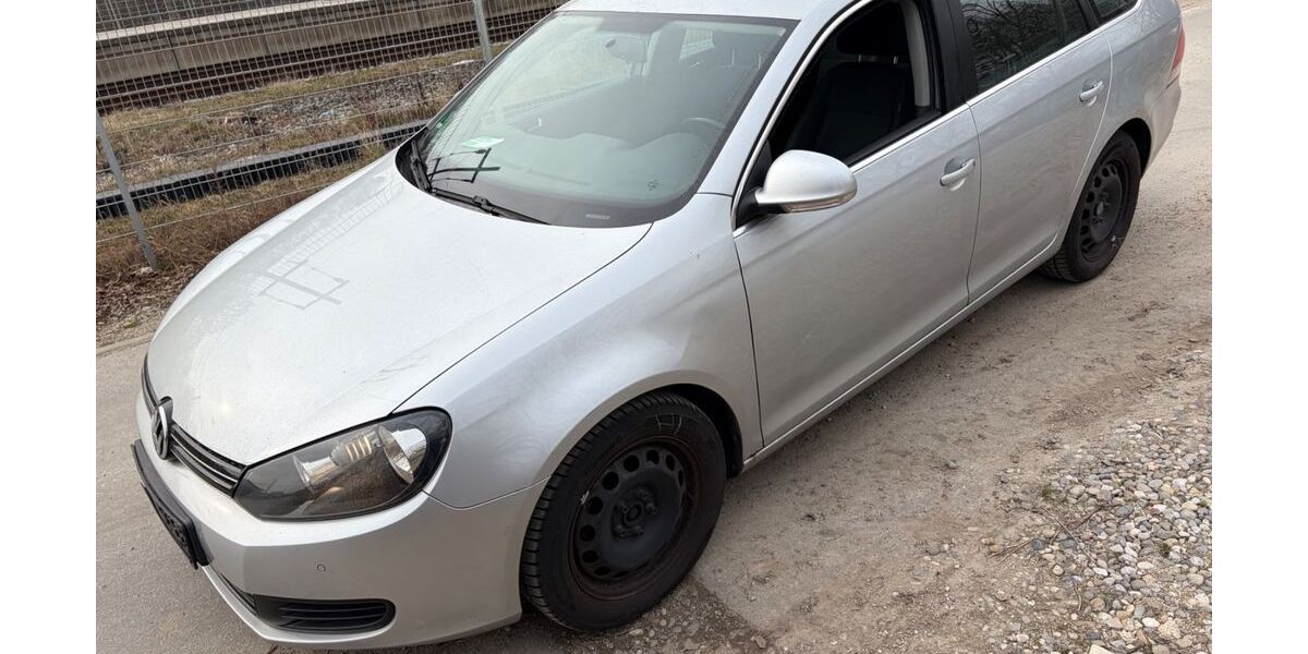 VW Golf 269.999 km 2.888 &euro; München 81929