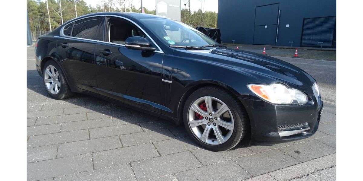 Jaguar XF 166.500 km 8.900 &euro; München 81249