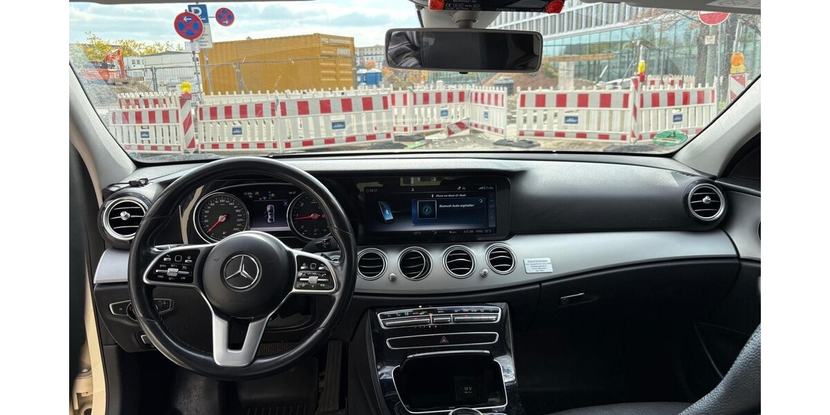 Mercedes-Benz 220 351.000 km 9.990 &euro; München 80313