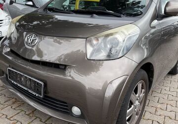 Toyota IQ 182.000 km 2.999 &euro; München 81243