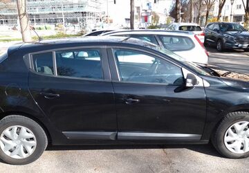 Renault Megane 97.900 km 6.800 &euro; München 81671