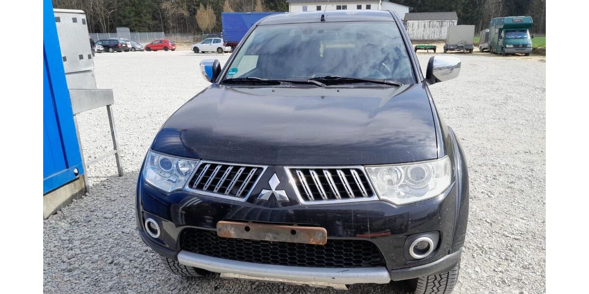 Mitsubishi L200 282.658 km 8.900 &euro; Fahrenzhausen 85777