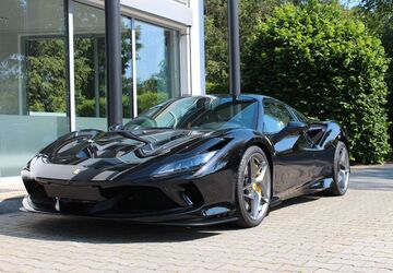 Ferrari F8 6.400 km 333.490 &euro; Grünwald 82031