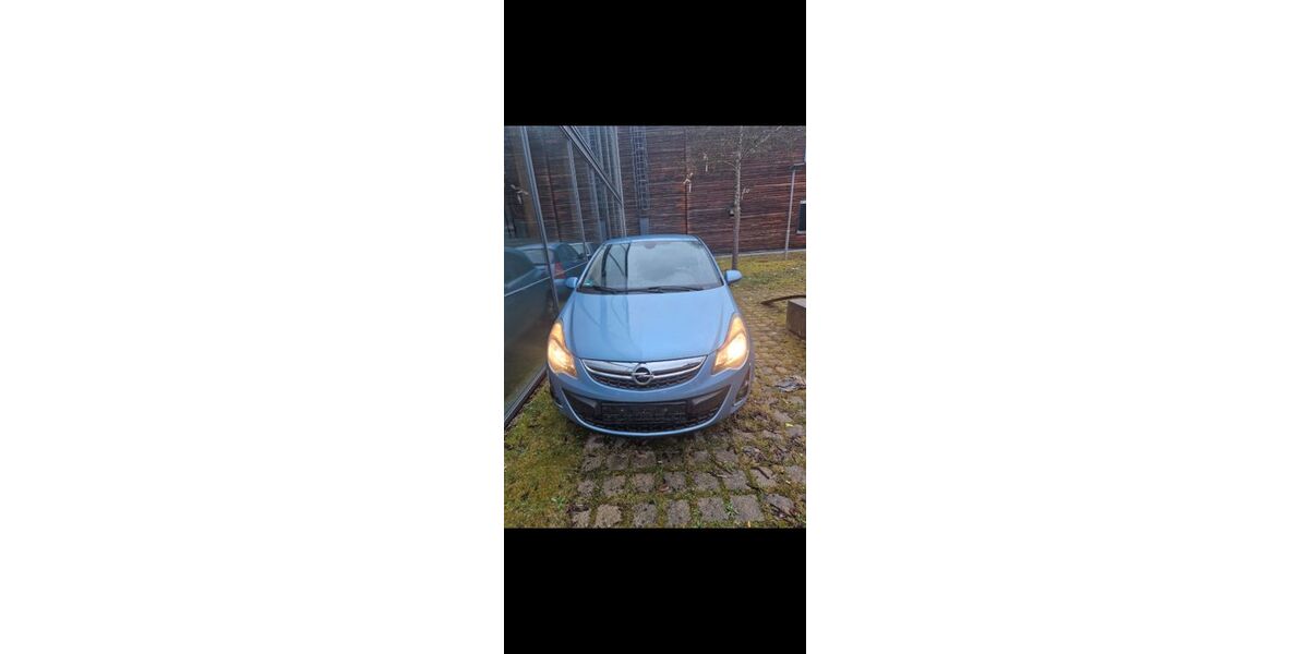 Opel Corsa 210.000 km 2.600 &euro; München 81829