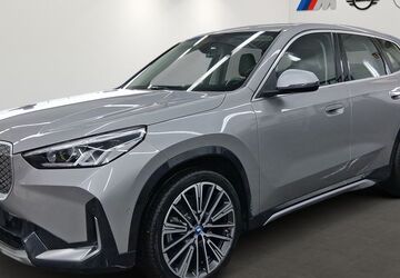 BMW iX1 31.813 km 38.980 &euro; München 81827