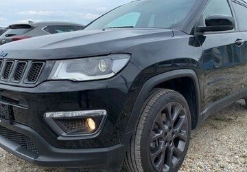 Jeep Compass 25.760 km 22.990 &euro; München 81827