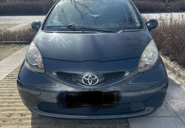 Toyota Aygo (X) 161.000 km 2.250 &euro; München 80689