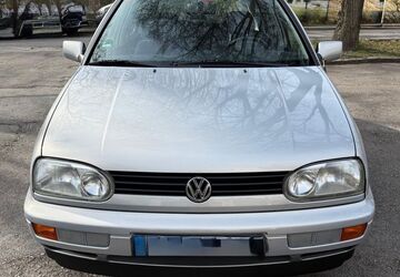 VW Golf 56.600 km 4.900 &euro; München 81476