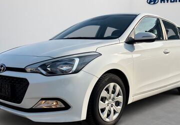 Hyundai i20 96.000 km 7.690 &euro; München 80807