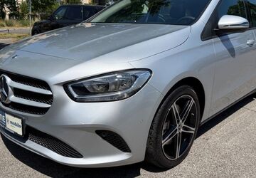 Mercedes-Benz B 220 106.465 km 22.950 &euro; München 81243