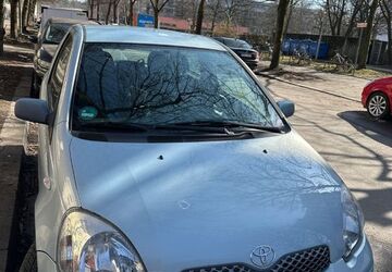 Toyota Yaris 110.000 km 1.900 &euro; München 80933