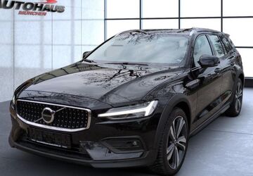Volvo V60 Cross Country 19.700 km 40.990 &euro; München 81825