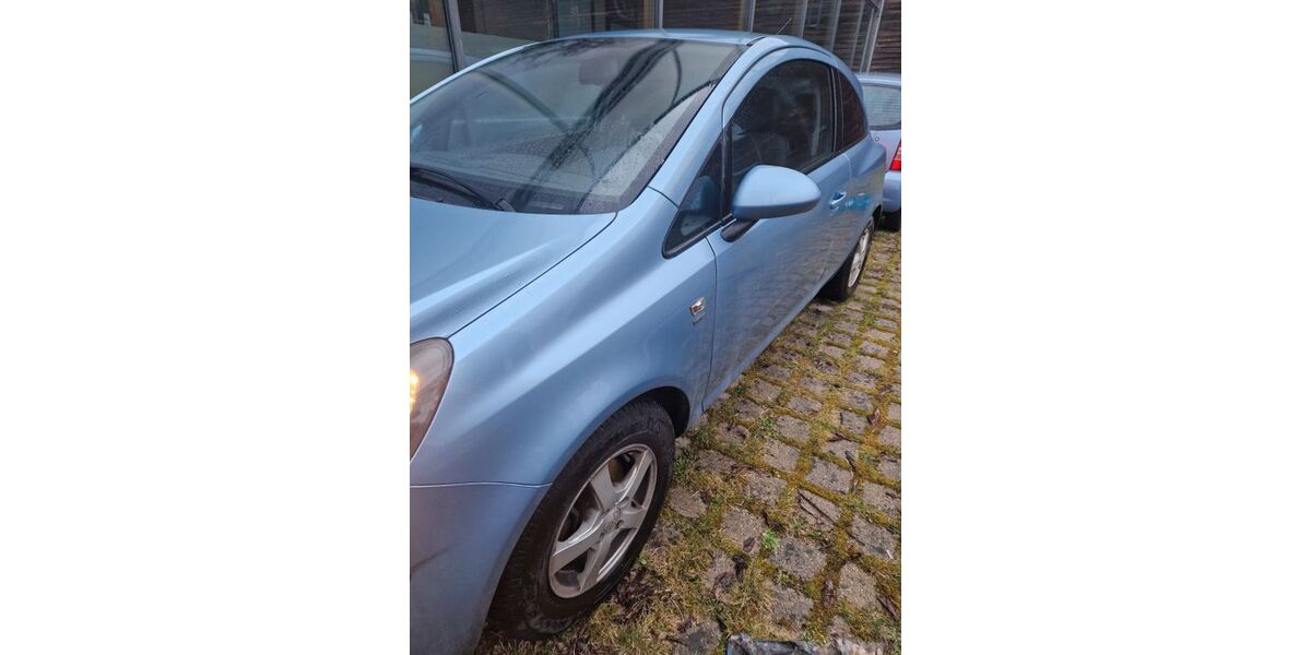 Opel Corsa 215.000 km 2.950 &euro; München 80939