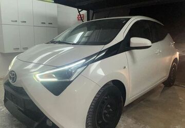 Toyota Aygo (X) 109.281 km 9.997 &euro; München 80686