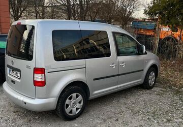 VW Caddy 144.000 km 4.600 &euro; München 81929
