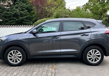 Hyundai TUCSON 92.000 km 15.900 &euro; München 81543