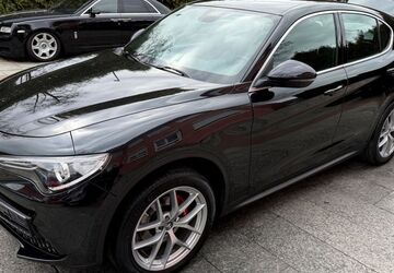 Alfa Romeo Stelvio 198.000 km 14.980 &euro; München 81827